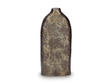 Load image into Gallery viewer, Wallmond Vase
