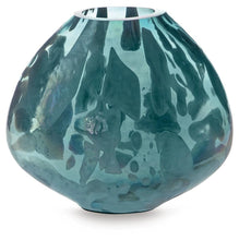 Load image into Gallery viewer, Cartshaw Vase
