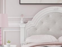 Load image into Gallery viewer, Kozlani Upholstered Bed
