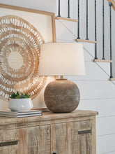 Load image into Gallery viewer, Neavesboro Lamp Set
