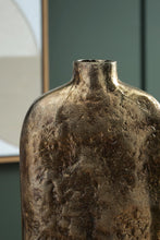 Load image into Gallery viewer, Wallmond Vase
