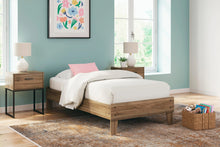 Load image into Gallery viewer, Deanlow Bed
