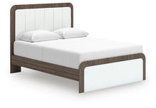 Load image into Gallery viewer, Kendanport Upholstered Bed
